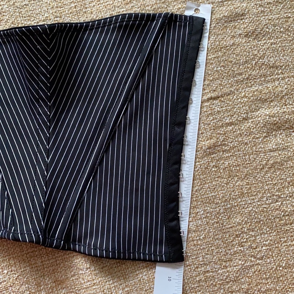 Striped Corset - Picture 6 of 6